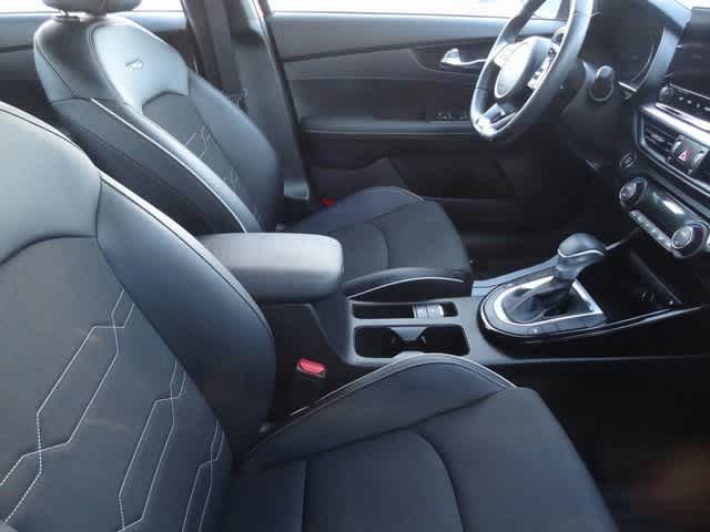 Thumbnail: 2024 Kia Forte - 8