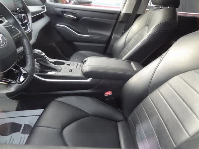 Thumbnail: 2021 Toyota Highlander - 7