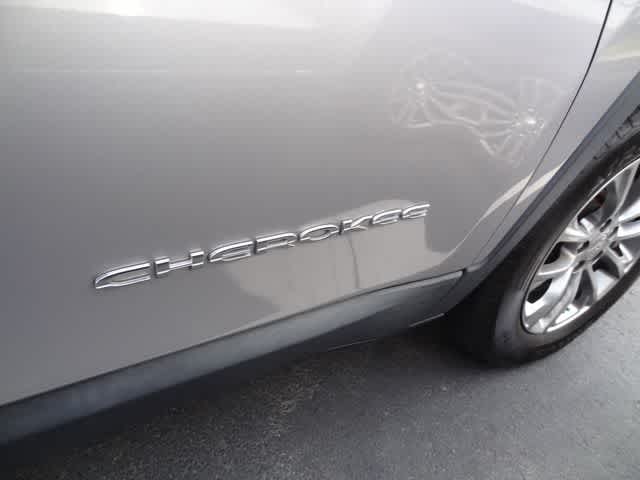 Thumbnail: 2020 Jeep Cherokee - 25