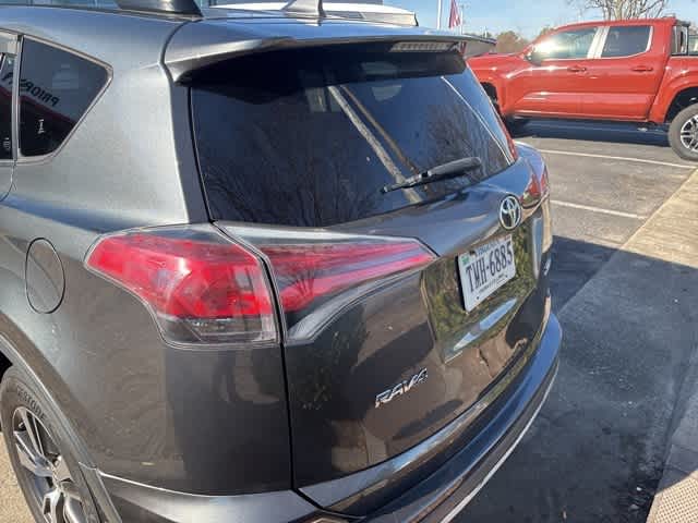 Thumbnail: 2016 Toyota RAV4 - 8