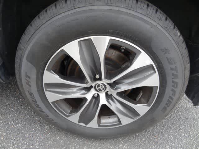 Thumbnail: 2023 Toyota Highlander - 39