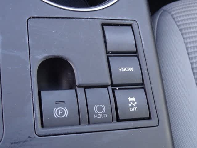 Thumbnail: 2023 Toyota Highlander - 15