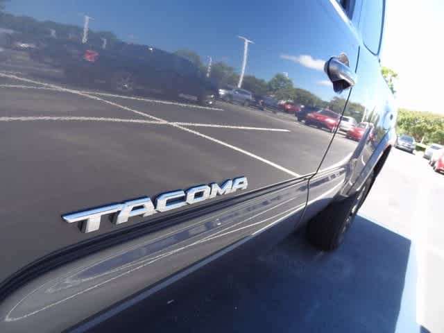 Thumbnail: 2022 Toyota Tacoma - 17
