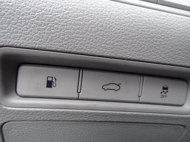 Thumbnail: 2015 Hyundai Sonata - 19