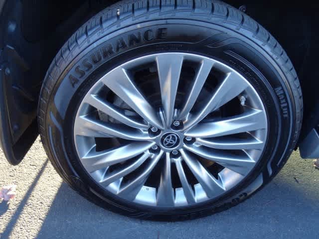 Thumbnail: 2022 Toyota Highlander - 11