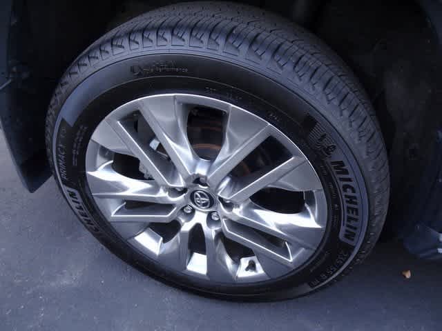 Thumbnail: 2020 Toyota RAV4 - 12