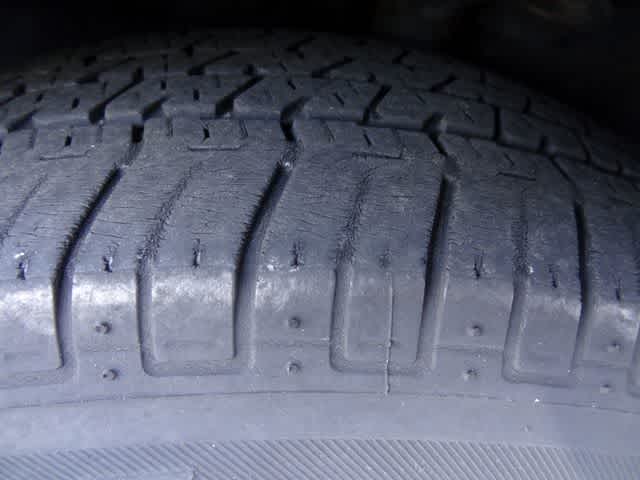 Thumbnail: 2015 Toyota Prius - 25