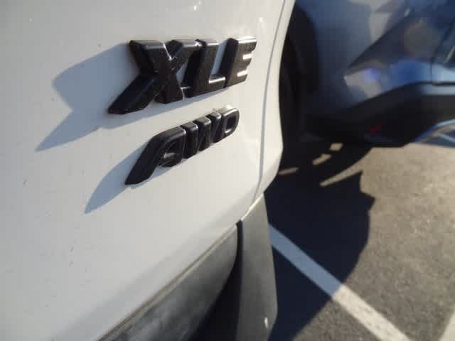 Thumbnail: 2022 Toyota RAV4 - 15