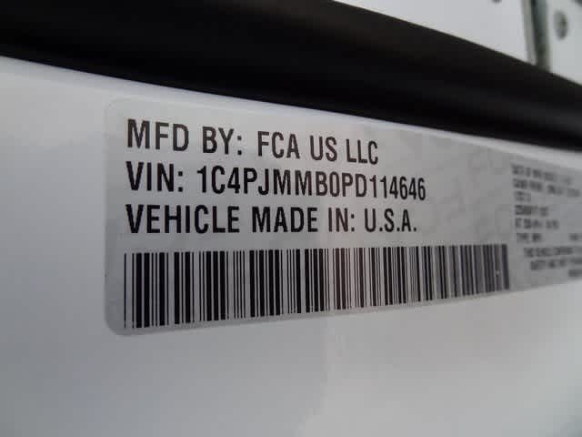 Thumbnail: 2023 Jeep Cherokee - 43