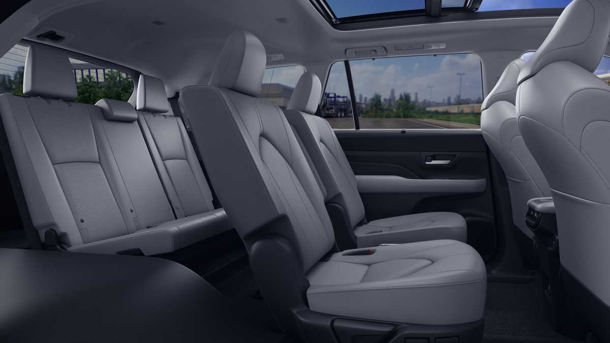 Thumbnail: 2026 Toyota Grand Highlander - 21