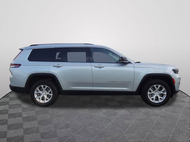 Thumbnail: 2023 Jeep Grand Cherokee L - 3