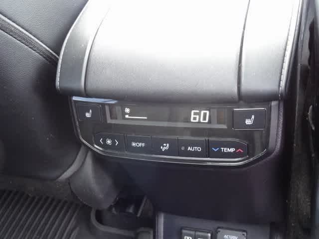 Thumbnail: 2022 Toyota Highlander - 15