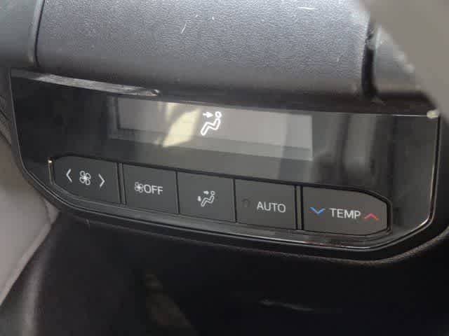 Thumbnail: 2023 Toyota Highlander - 14