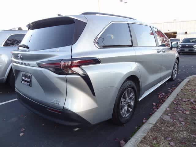 Thumbnail: 2024 Toyota Sienna - 7