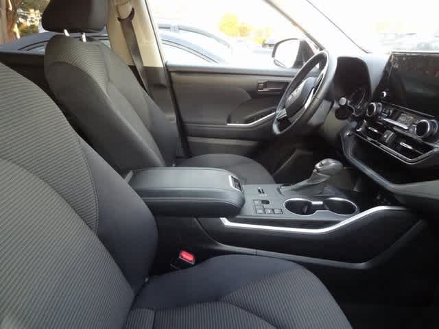 Thumbnail: 2023 Toyota Highlander - 10