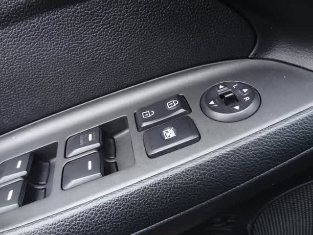 Thumbnail: 2015 Kia Forte - 9