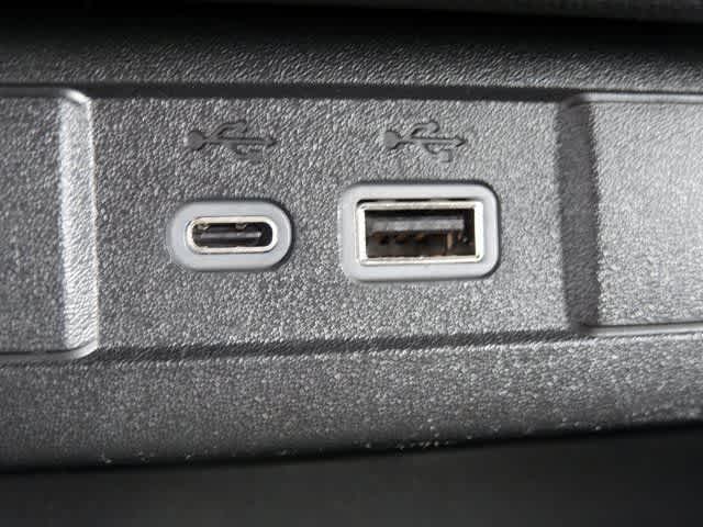 Thumbnail: 2024 Chevrolet Colorado - 28