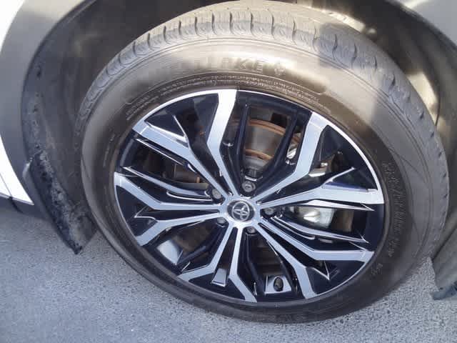 Thumbnail: 2023 Toyota Crown - 16