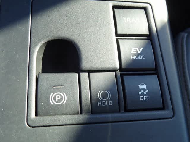 Thumbnail: 2023 Toyota Highlander - 14