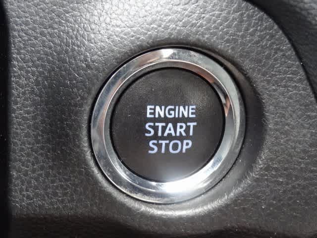 Thumbnail: 2021 Toyota RAV4 - 22