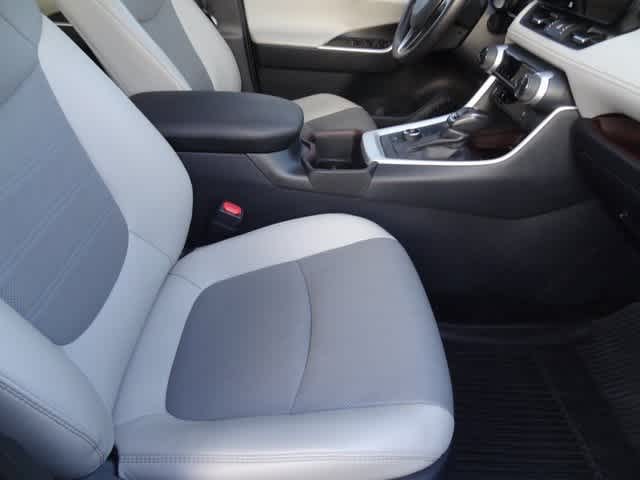 Thumbnail: 2025 Toyota RAV4 - 23