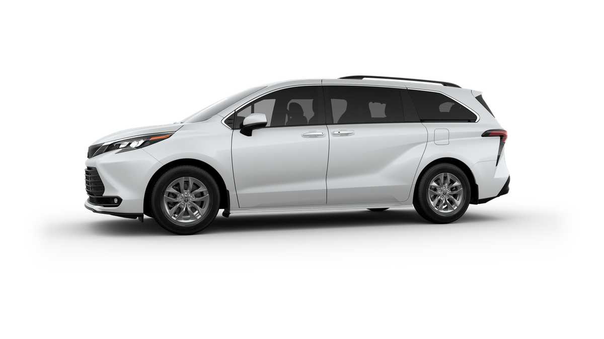 Thumbnail: 2025 Toyota Sienna - 3