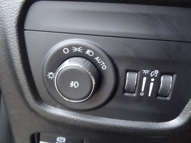 Thumbnail: 2023 Jeep Grand Cherokee - 19