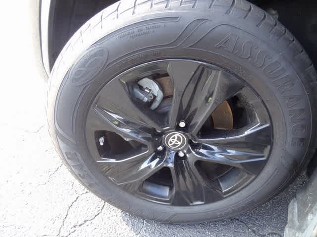 Thumbnail: 2023 Toyota Highlander - 42