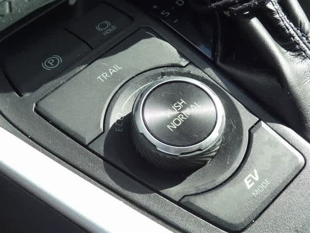 Thumbnail: 2020 Toyota RAV4 - 11