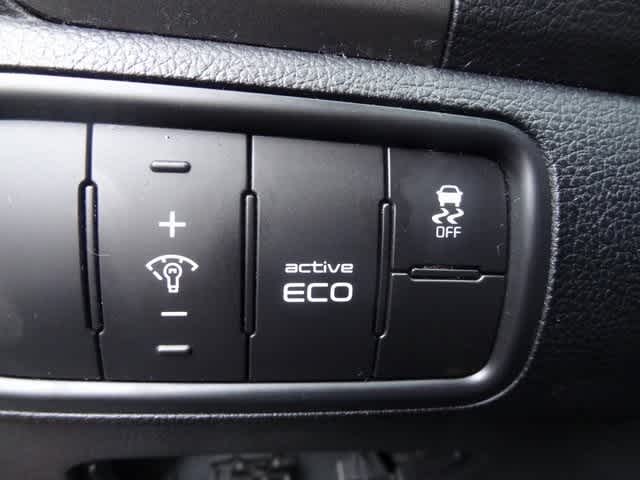 Thumbnail: 2015 Kia Forte - 10