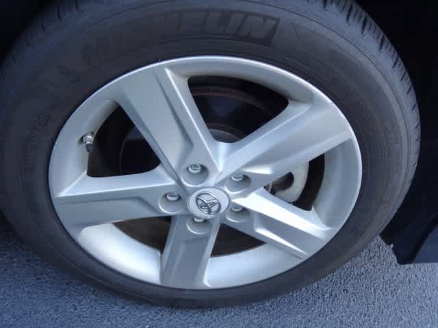 Thumbnail: 2012 Toyota Camry - 21