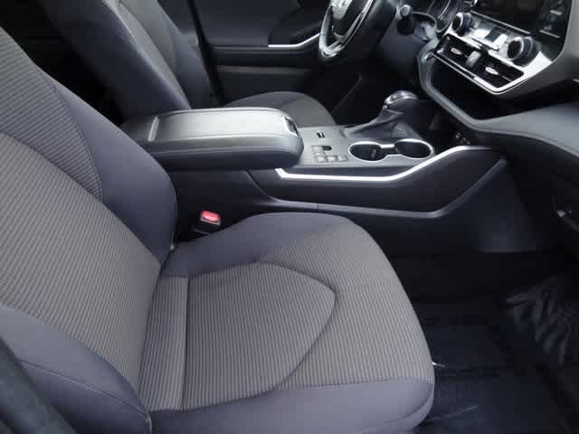 Thumbnail: 2023 Toyota Highlander - 23