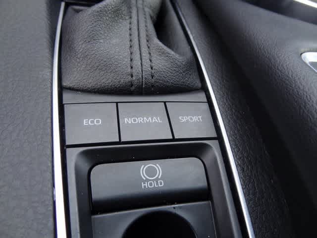 Thumbnail: 2022 Toyota Avalon - 17