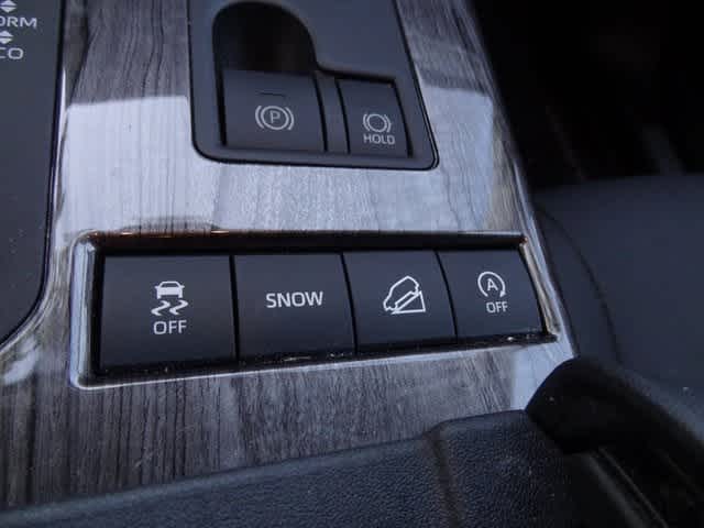 Thumbnail: 2021 Toyota Highlander - 11