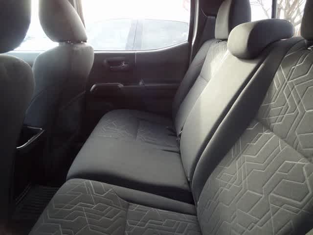 Thumbnail: 2016 Toyota Tacoma - 8