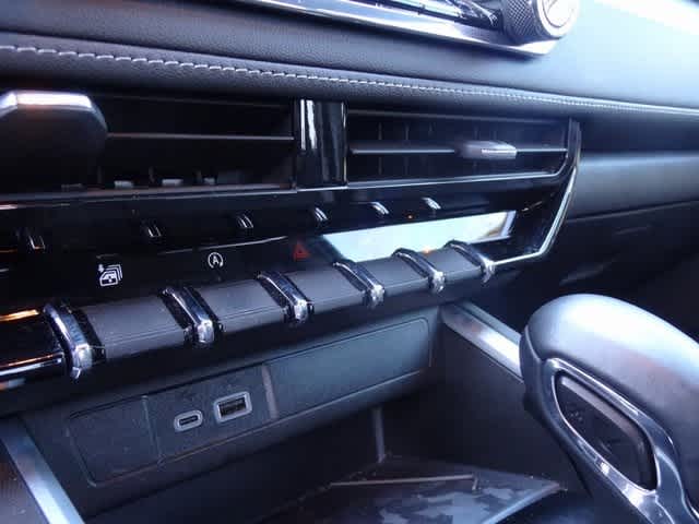 Thumbnail: 2024 Chevrolet Colorado - 12