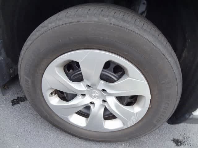 Thumbnail: 2022 Toyota RAV4 - 14