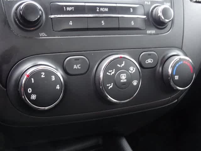 Thumbnail: 2015 Kia Forte - 14