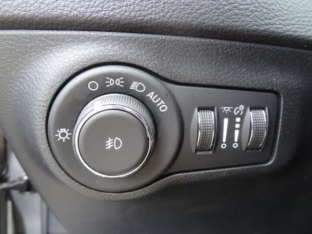 Thumbnail: 2020 Jeep Compass - 19