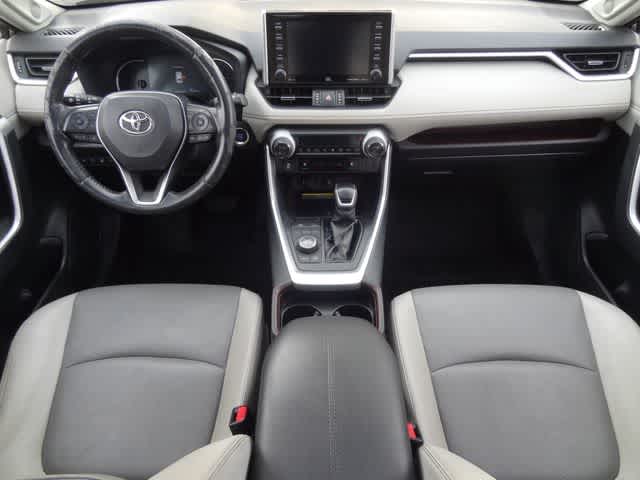 Thumbnail: 2021 Toyota RAV4 - 14