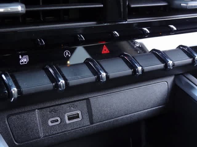 Thumbnail: 2024 Chevrolet Colorado - 27