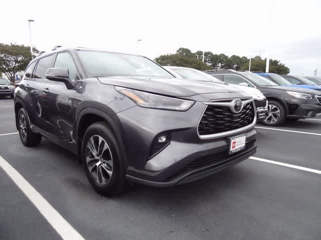 Thumbnail: 2024 Toyota Highlander - 3
