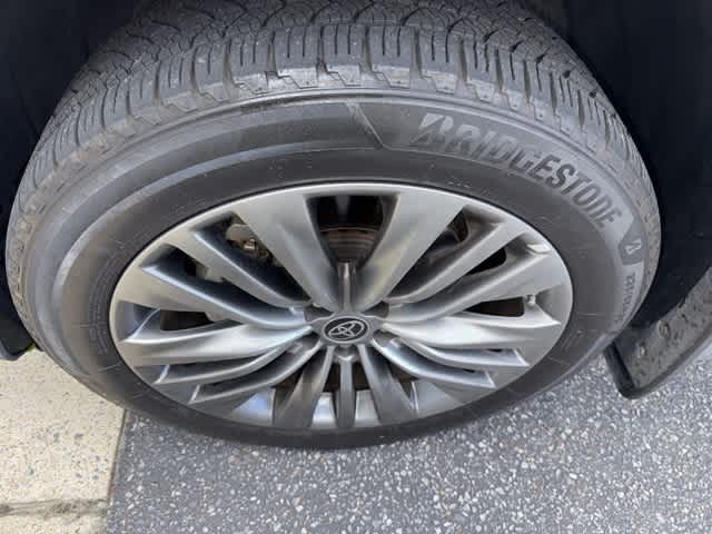 Thumbnail: 2022 Toyota Highlander - 2