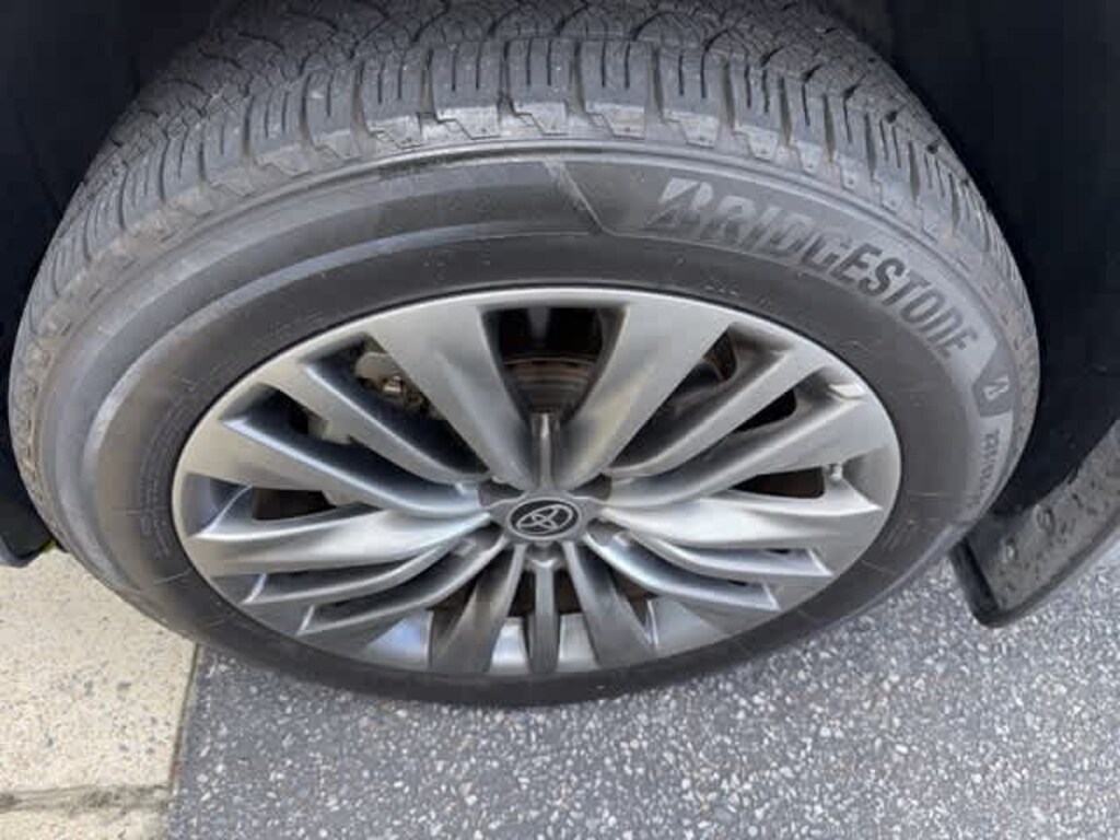 Certified 2022 Toyota Highlander Hybrid Platinum SUV