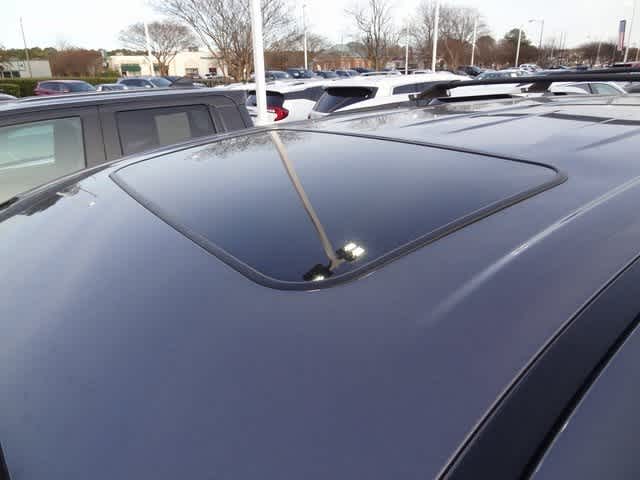 Thumbnail: 2023 Toyota Sienna - 21