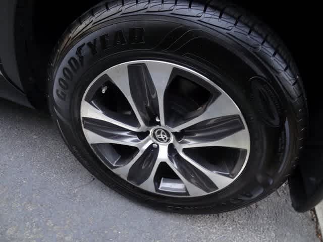 Thumbnail: 2023 Toyota Highlander - 12