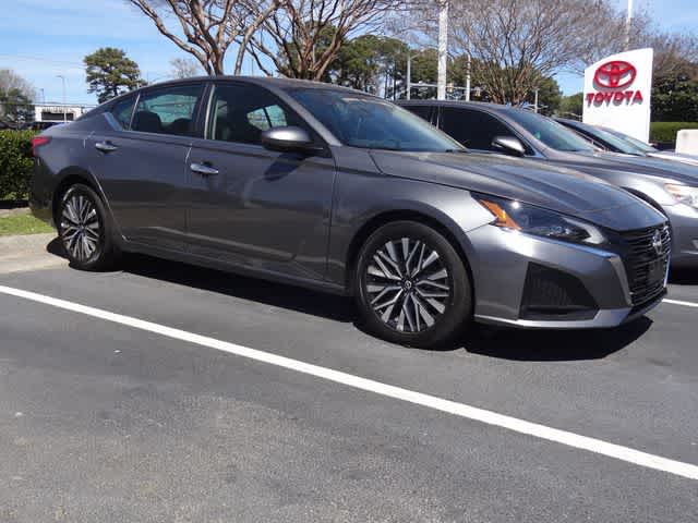 Thumbnail: 2023 Nissan Altima - 4