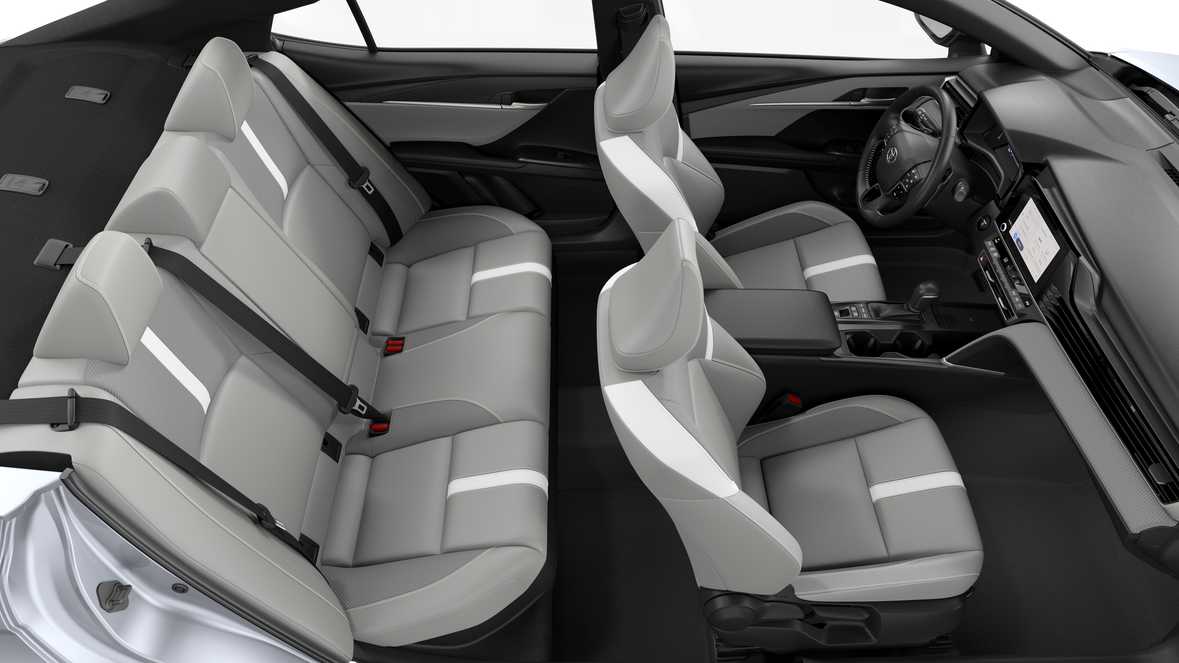 2025 Toyota Camry SE 8