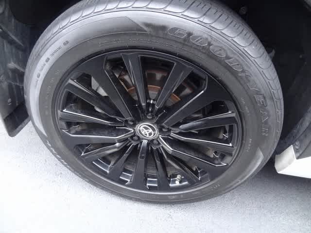 Thumbnail: 2023 Toyota Highlander - 25