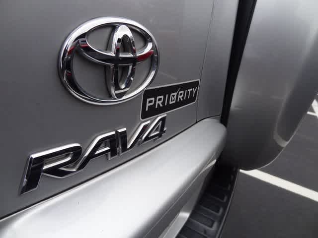 Thumbnail: 2011 Toyota RAV4 - 20